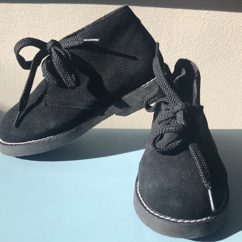 Boys black desert boot